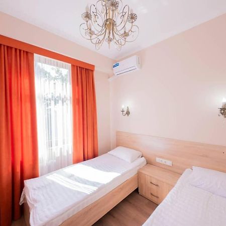 Kaganat Hostel Bishkek Ngoại thất bức ảnh