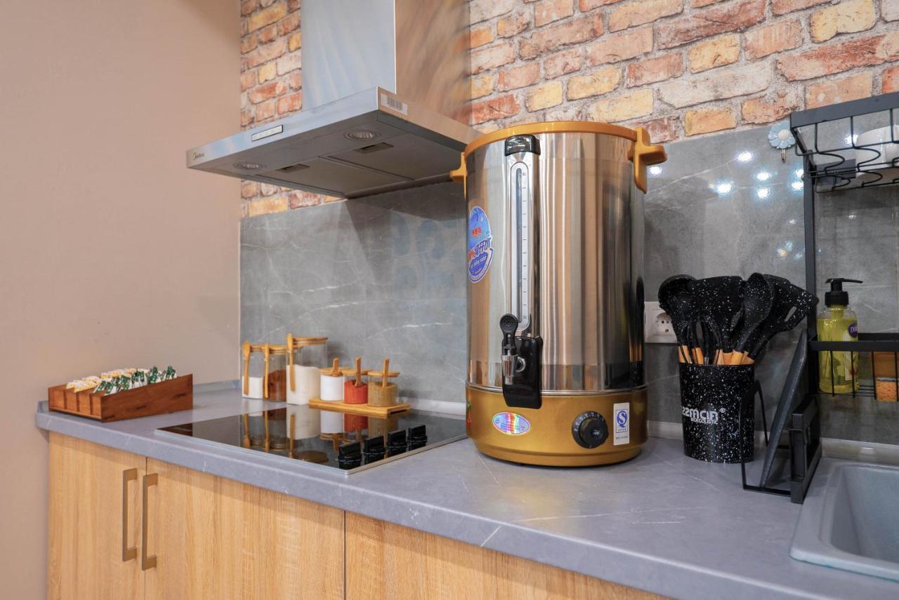 Kaganat Hostel Bishkek Ngoại thất bức ảnh