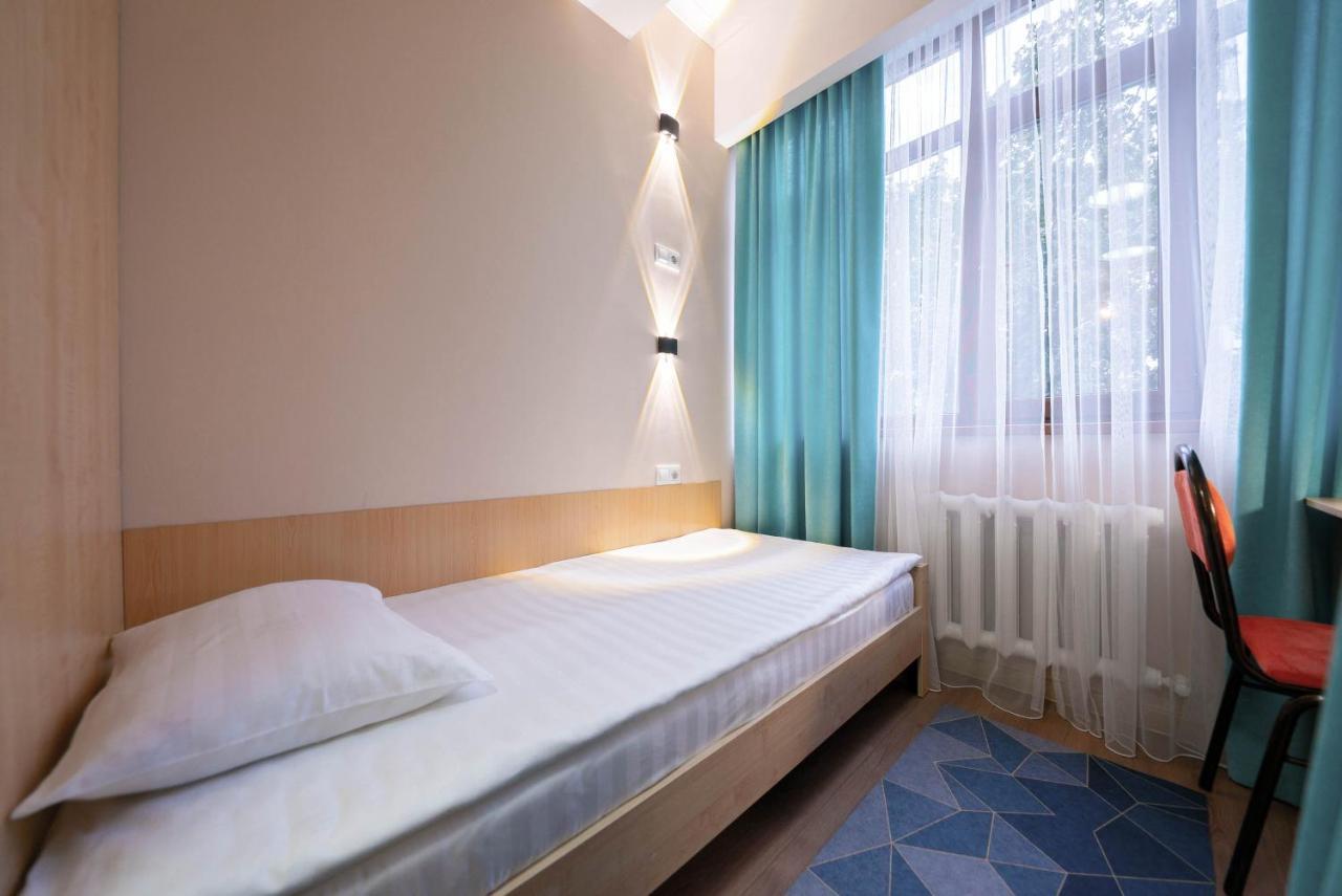 Kaganat Hostel Bishkek Ngoại thất bức ảnh