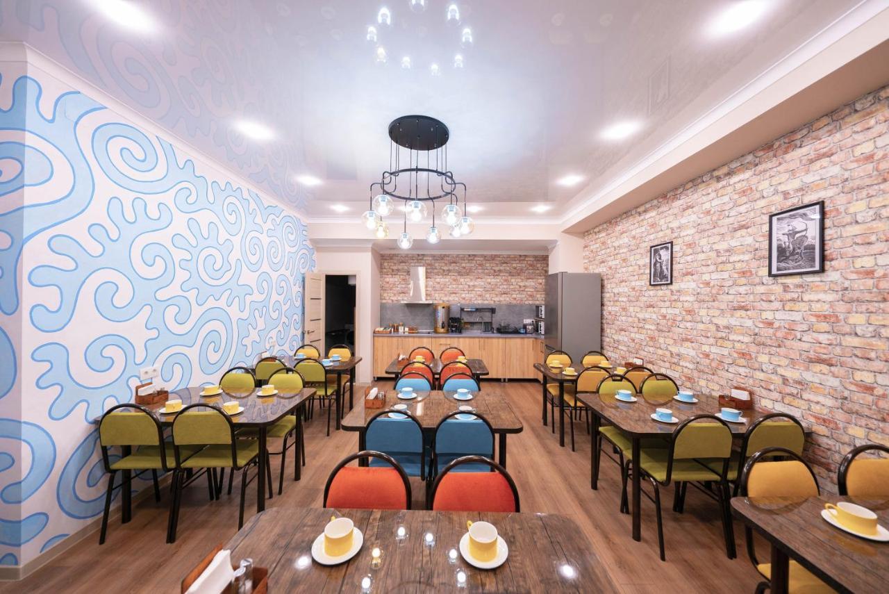 Kaganat Hostel Bishkek Ngoại thất bức ảnh