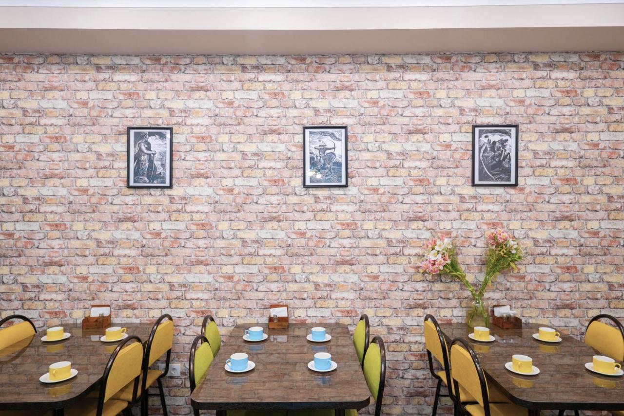 Kaganat Hostel Bishkek Ngoại thất bức ảnh