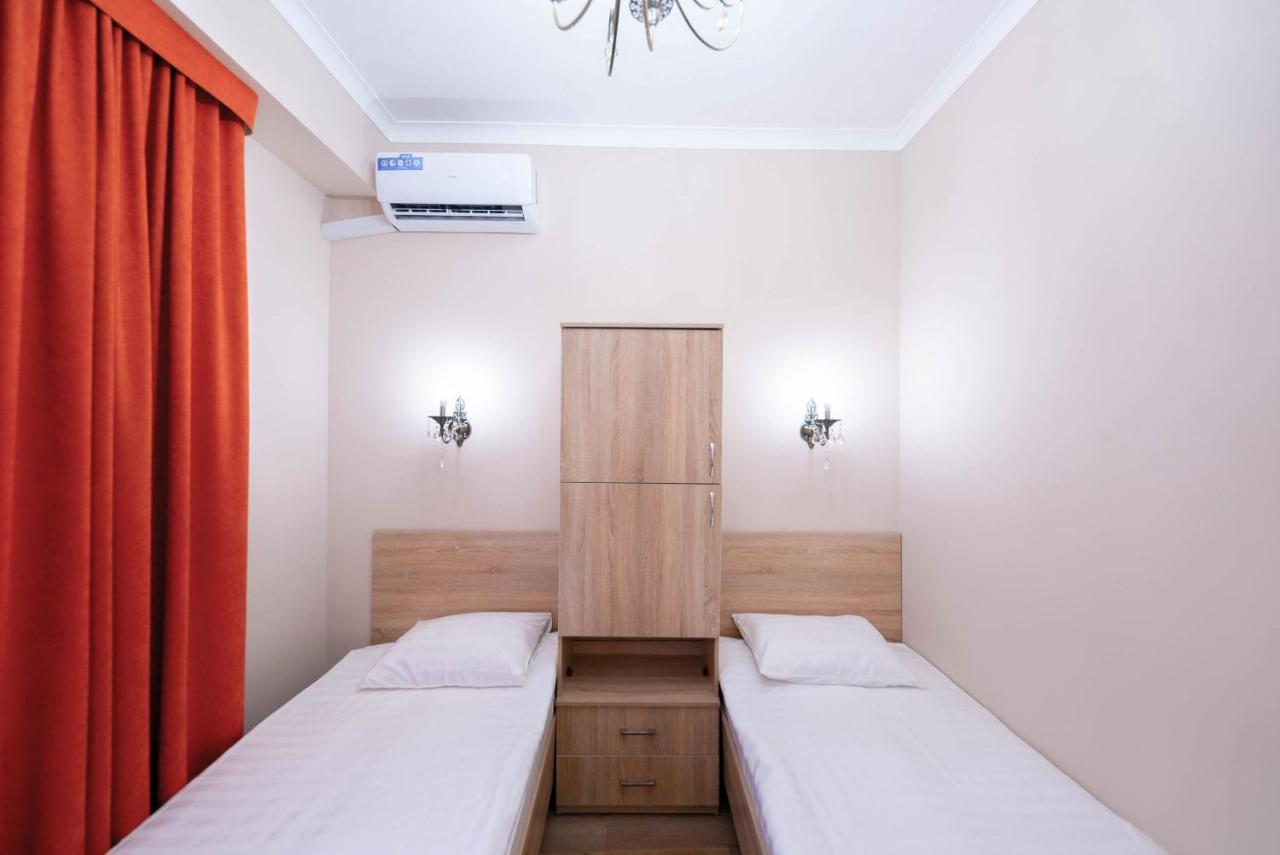 Kaganat Hostel Bishkek Ngoại thất bức ảnh