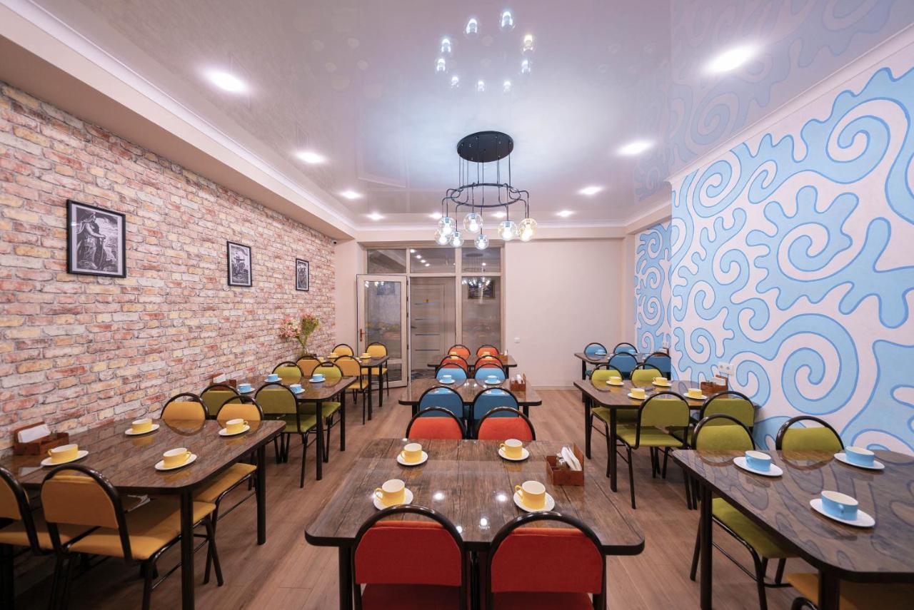 Kaganat Hostel Bishkek Ngoại thất bức ảnh